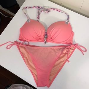 Victoria’s Secret bikini